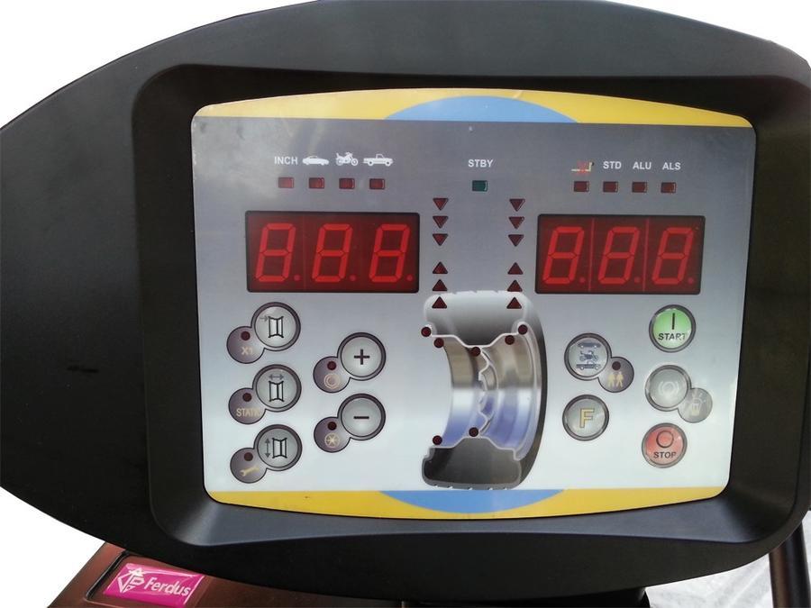 Vyvažovačka CB67 Automat 2D vystavená