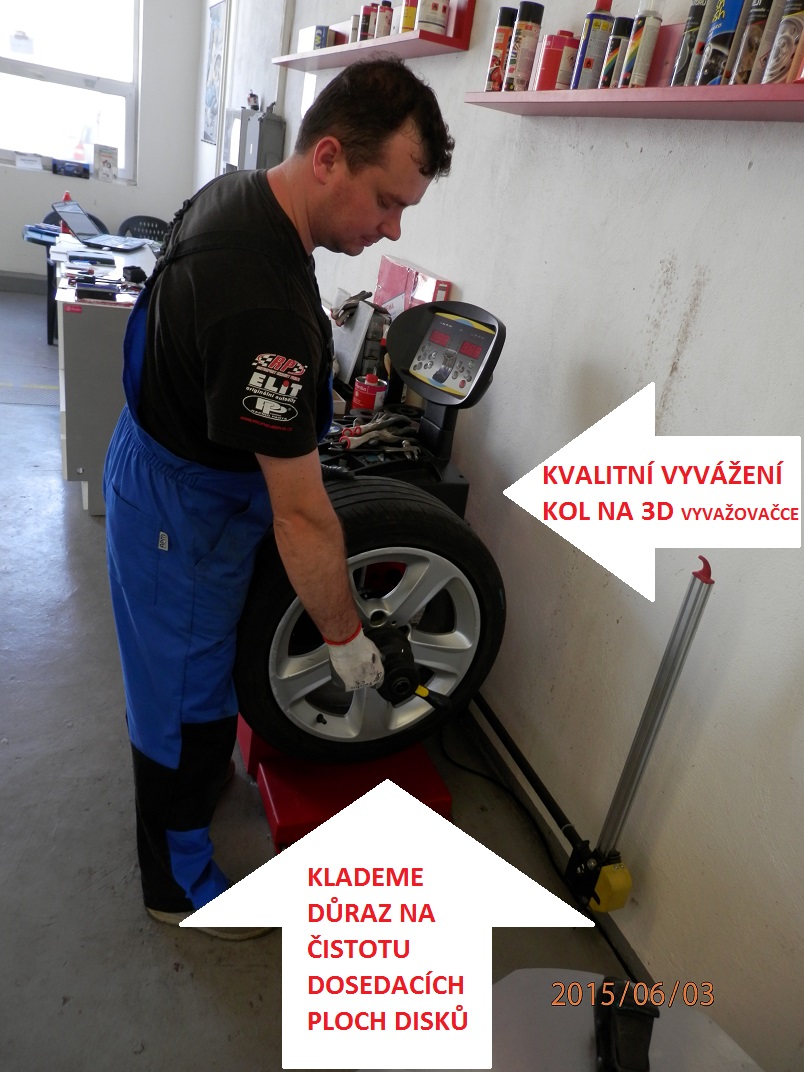 Přezutí pneu včetně vyvážení osobních kol 17" až 19" se zvednutým autem na zvedáku