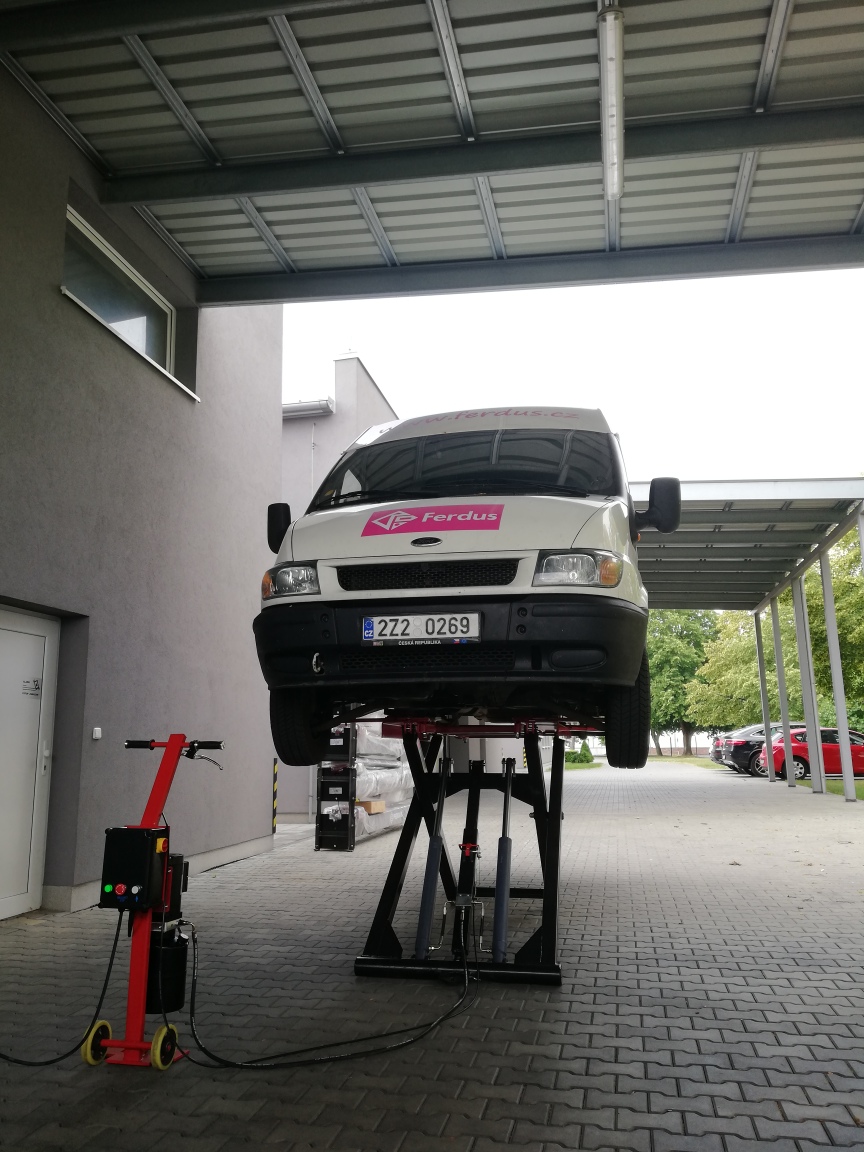 Mobilní nůžkový zvedák SF-K2800V2 Předváděcí kus