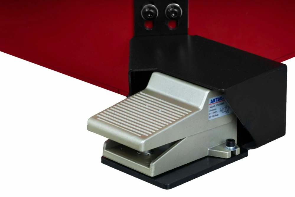INVENTO VB 510SP – plně automatická vyvažovačkamkol s pneumatickým upínáním disku, laser & sonar