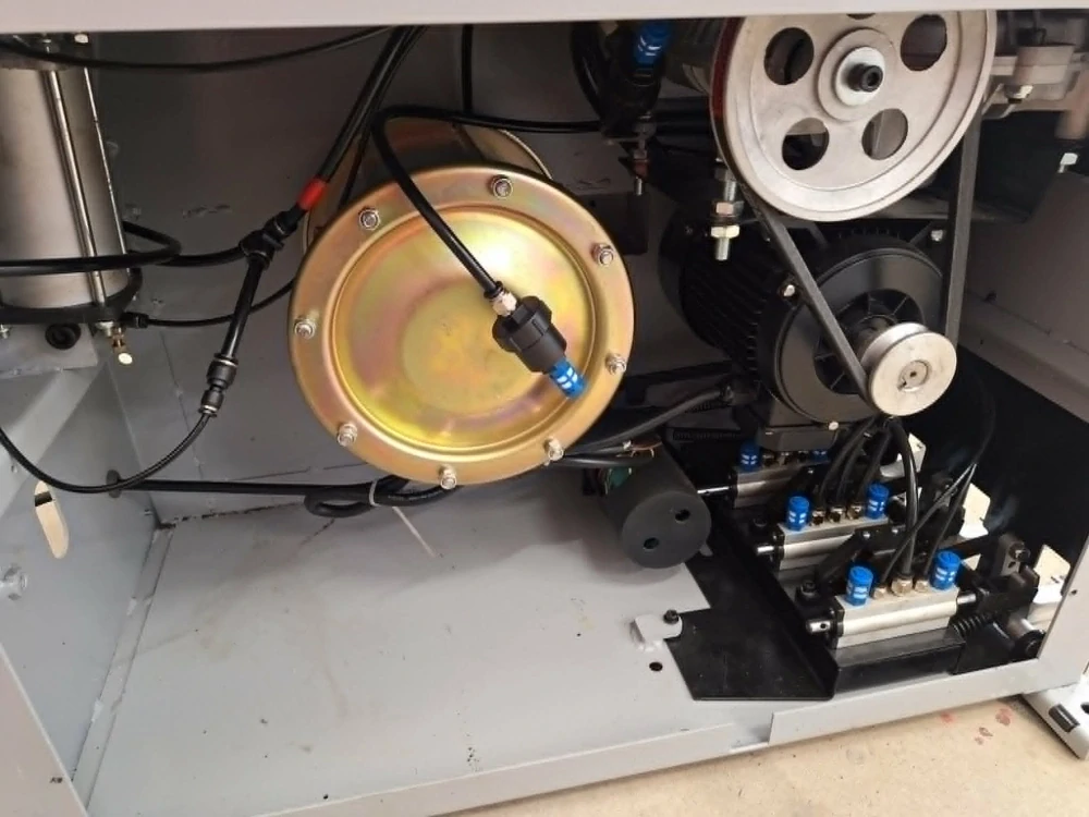 Zouvačka pneu INVENTO TCS 524 2V HA s helperem