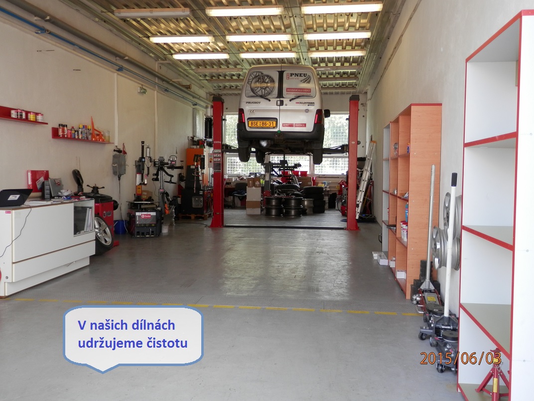 Přezutí pneu včetně vyvážení osobních kol 17" až 19" se zvednutým autem na zvedáku